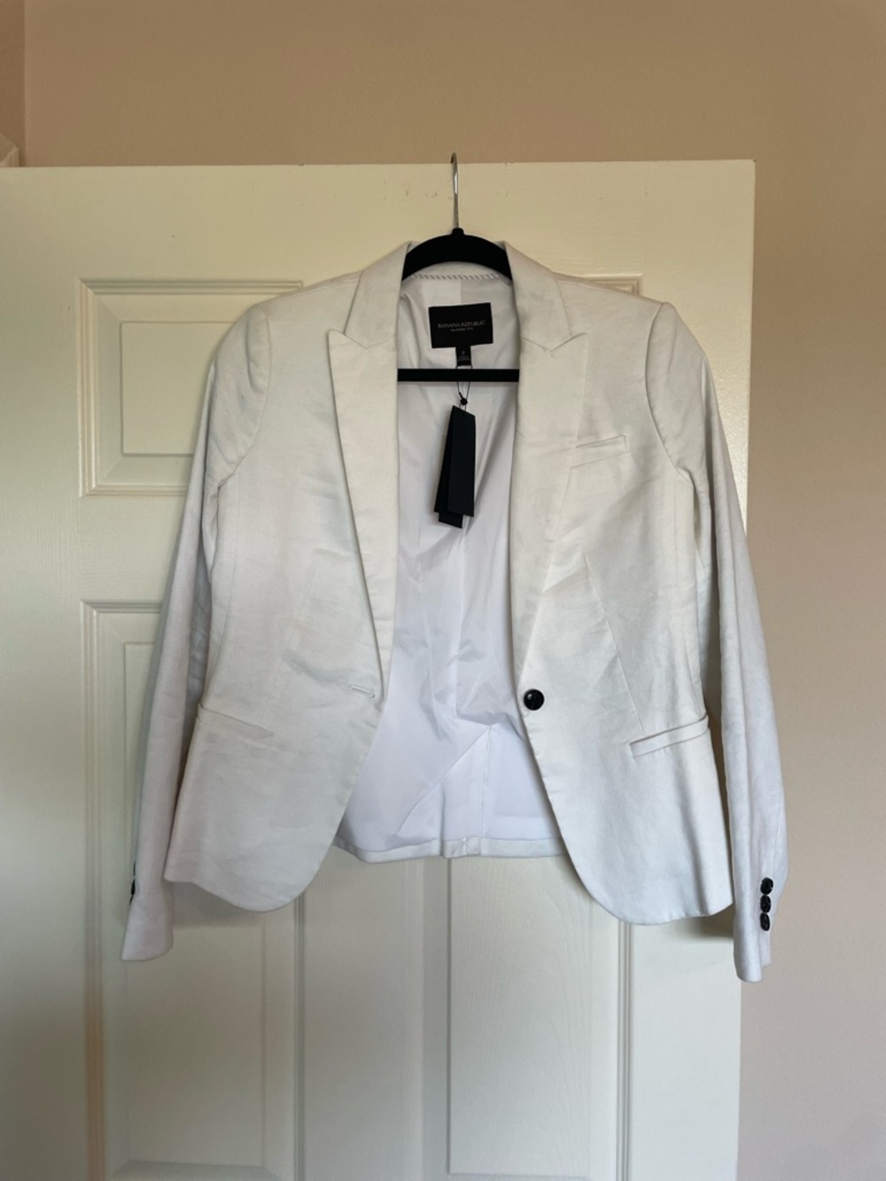 Banana Republic Linen White Single-Button Notch Lapel Blazer (Classic Fit)